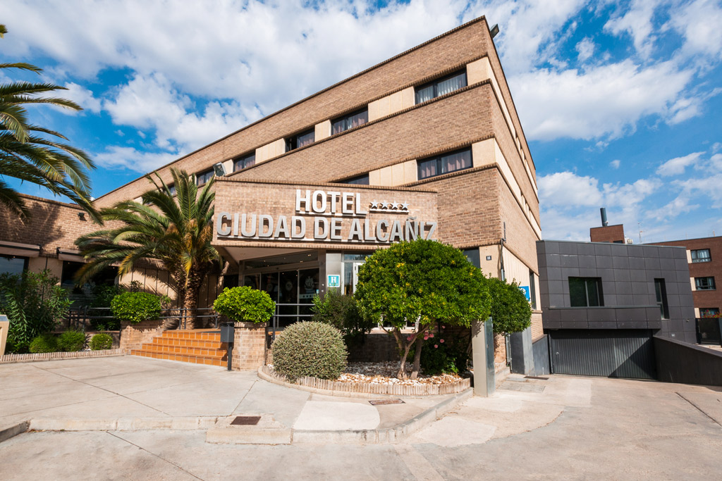 Hotel-ciudad-de-Alcañiz-Poliol-fachada